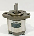 PGP505M0030CJ1H1ND3D2B1B1 Bomba Parker 3CC (0.18CIR01.367GPM1725RPM)CW, flecha lisa con cuna 1/2 pulg; montaje SAE A-A(2 pulg.) 2 birlos, puertos SAE 8 6, 3988 PSI