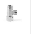 Adaptador Tee Parker de Acero Macho extremo conico 24 de 8mm X Macho extremo conico 24 de 8mm X Hembra tuerca conica 24 Giratoria de 8mm al Centro